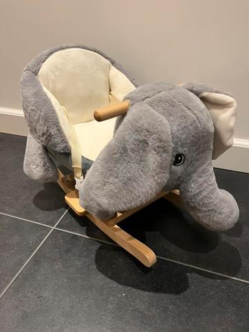 Hobbel Olifant  beschikbaar voor biedingen