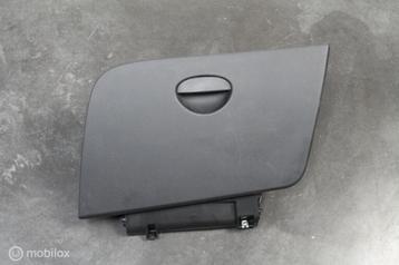 Handschoenkastje zwart Seat Leon (5F) (2012-2020) beschikbaar voor biedingen