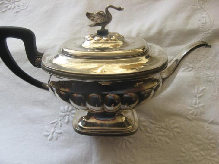 Zilveren theepot met zwaan. Empire periode JL D-1838, Antiek en Kunst, Antiek | Goud en Zilver, Zilver, Verzenden