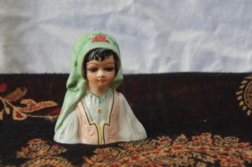 Busten  Vrouw beschikbaar voor biedingen