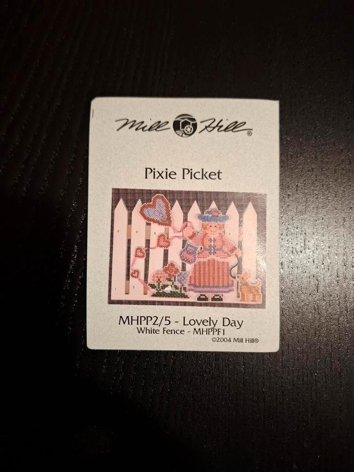 Mill Hill Pixie Picket Borduurpakket, Hobby en Vrije tijd, Borduren en Borduurmachines, Nieuw, Borduurpakket, Handborduren, Ophalen
