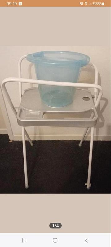 Standaard met Tummytub  beschikbaar voor biedingen