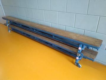 Vintage turnbanken 360cm beschikbaar voor biedingen