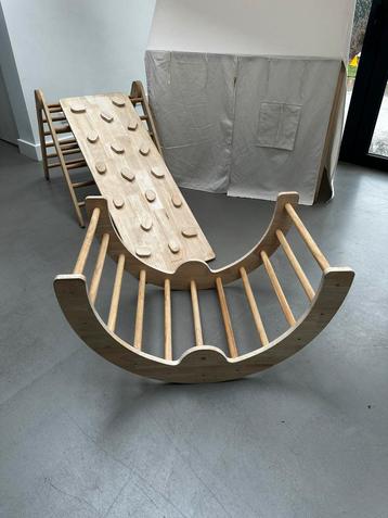 Klimtoestel met klimmuur en klimboog beschikbaar voor biedingen