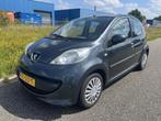 Peugeot 107 1.0-12V XS 5-drs Airco Nieuwe APK, Voorwielaandrijving, Gebruikt, Metallic lak, 4 stoelen