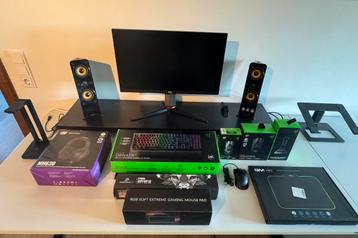 Diverse Razer items Ornata V2 toetsenbord Viper muis etc beschikbaar voor biedingen