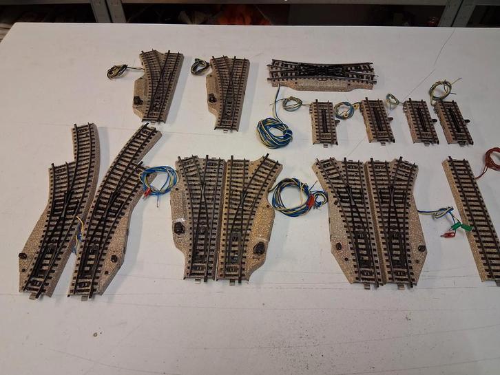 Marklin M 9 wissels en 4 ontkoppel rails, Hobby en Vrije tijd, Modeltreinen | H0, Gebruikt, Rails, Wisselstroom, Märklin, Ophalen of Verzenden