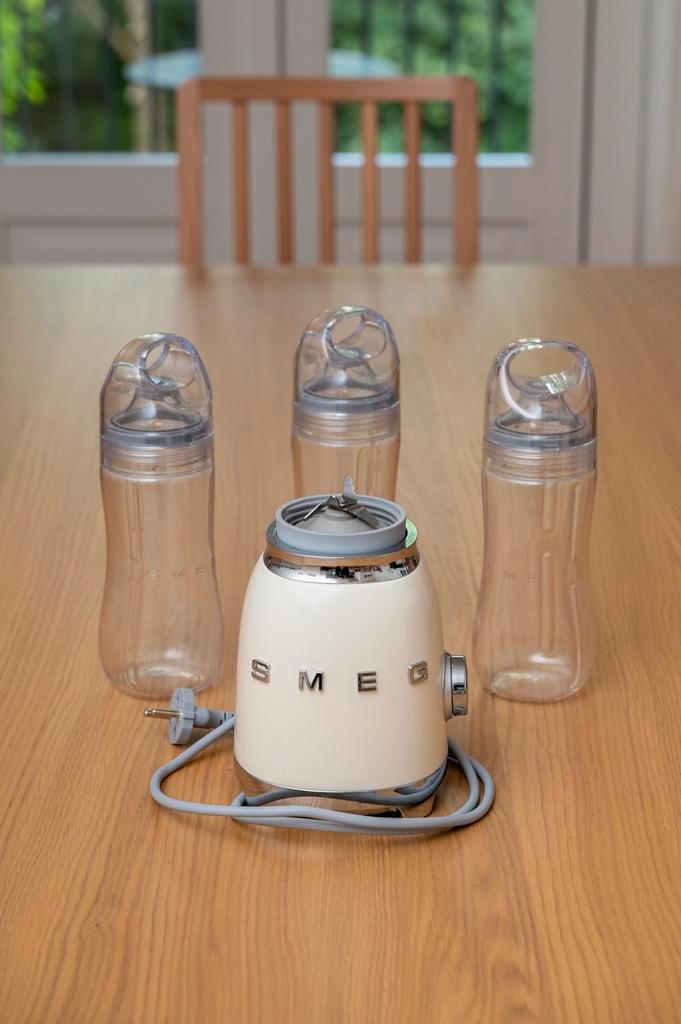SMEG Retro Cream Mini Blender PBF01CREU + 1 extra bottle, Witgoed en Apparatuur, Blenders, Zo goed als nieuw, Blender, Ophalen