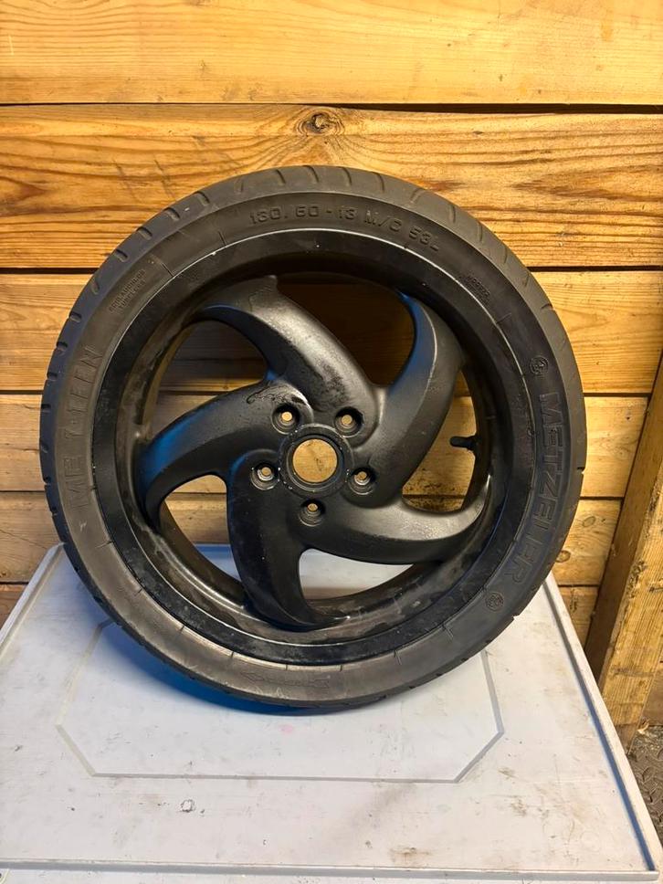 Dubbeldisk achtervelg 13 inch gilera runner 125 180, Motoren, Tuning en Styling, Ophalen of Verzenden