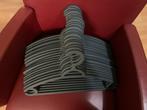 20x grijze kledinghangers, Kleding | Dames, Kledinghangers, Ophalen, Zo goed als nieuw, Kunststof, Volwassenen