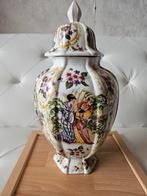 Royal Schwabap dekselvaas met Aziatische afbeeldingen, Antiek en Kunst, Ophalen of Verzenden