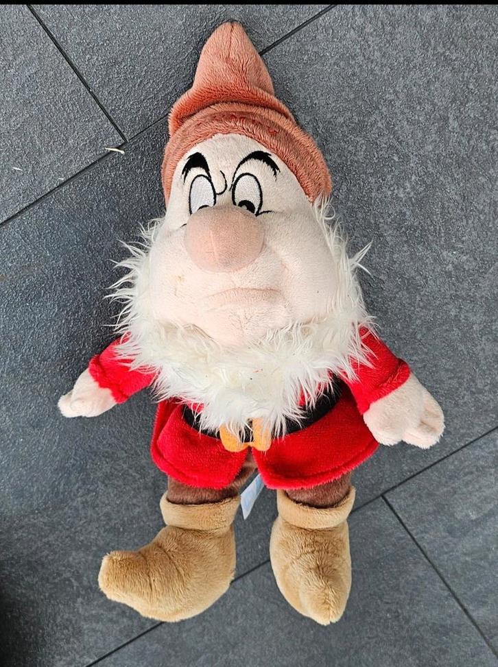 Leuke Disney Sneeuwwitje Grumpy Knuffel, Kinderen en Baby's, Speelgoed | Knuffels en Pluche, Gebruikt, Overige typen, Ophalen of Verzenden