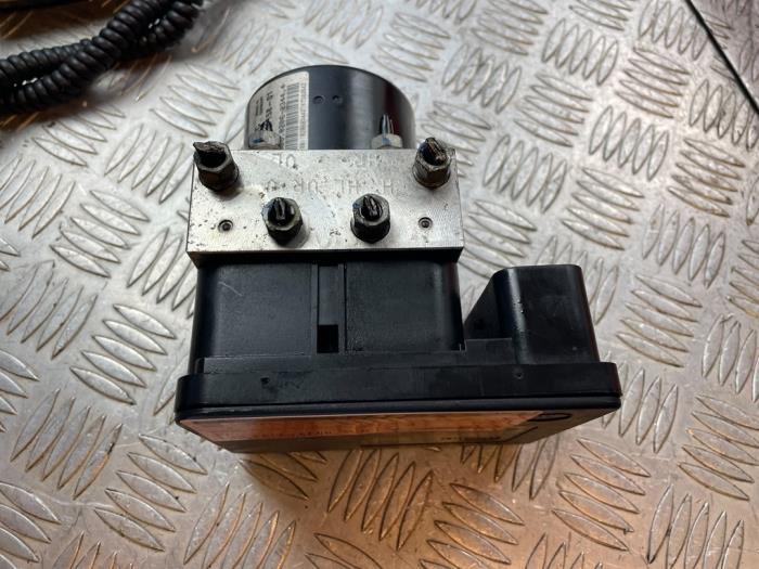 ABS Pomp van een BMW 1-Serie, Auto-onderdelen, Elektronica en Kabels, BMW, Gebruikt, 3 maanden garantie, Ophalen of Verzenden