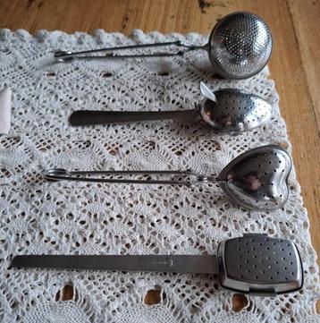 4 Theeeieren, bolletje, hartje, ei, rechthoekig beschikbaar voor biedingen