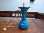 Prachtige blauwe opaline lamp met koperen rand