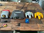 Nintendo 64 met twee controllers, 5 games plus super 64 cart, Met 2 controllers, Gebruikt, Ophalen of Verzenden, Met games