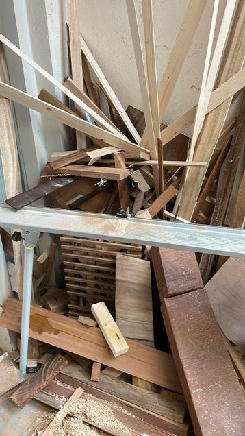 Gratis haardhout hardhout, wenge eiken suar beschikbaar voor biedingen