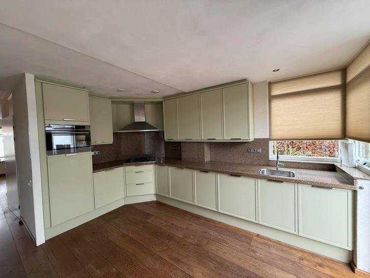 Mooie hoekkeuken met granieten blad, Huis en Inrichting, Keuken | Complete keukens, Zo goed als nieuw, Hoekkeuken, Overige kleuren