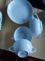 Hutschenreuther Maria theresia   met geschulpt randje, Ophalen of Verzenden, Porselein, Overige stijlen