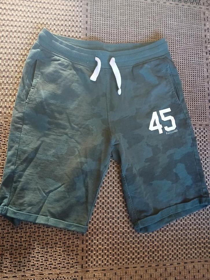 Korte joggingbroek legerprint scamps and boys urban style, Kinderen en Baby's, Kinderkleding | Maat 170, Zo goed als nieuw, Jongen