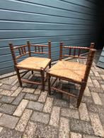 2 Antieke hoek stoeltjes met rieten zitting, Ophalen, Gebruikt, Bruin, Twee