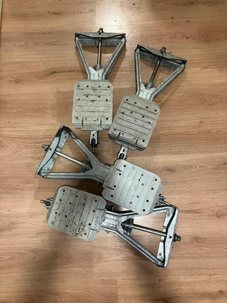 Caravan / camper steunen Alko Al-ko, big foot 4 stuks, Caravans en Kamperen, Caravan accessoires, Gebruikt, Ophalen of Verzenden