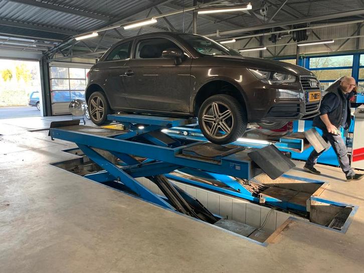 Schaarhefbrug inbouw Autec 4500 kg met schaar in rijbaan, Auto diversen, Autogereedschap, Ophalen