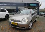 Toyota Yaris 1.0 VVT-i Idols NWE. APK / 103.756 KM NAP, Stof, Gebruikt, 4 cilinders, 400 kg