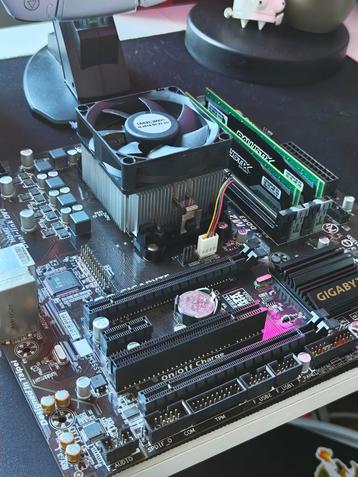 M-atx moederbord + Athlon 4x 860k + 16gb ddr3 beschikbaar voor biedingen