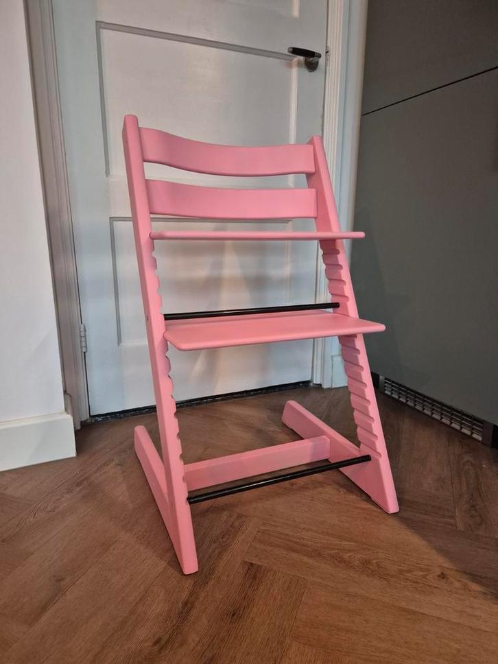 Roze Stokke Tripp Trapp Meegroeistoel, Kinderen en Baby's, Kinderstoelen, Zo goed als nieuw, Meegroeistoel, Gordel(s), Ophalen