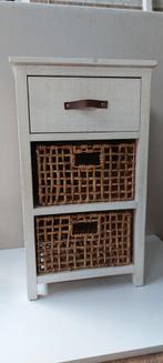 Kastje met lade en rieten mandjes, Huis en Inrichting, Kasten | Ladekasten, Ophalen, Minder dan 50 cm, Gebruikt, Overige materialen