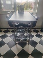 Hoge zwarte tafel met barkrukken (vernieuwd blad), Ophalen