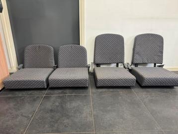 LR Defender TD5 inklap stoelen beschikbaar voor biedingen