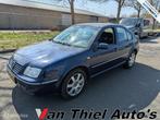 Volkswagen Bora 1.6 Comfort automaat airco grote beurd driem, Auto's, Gebruikt, Bora, 4 cilinders, Blauw