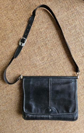 Vintage tas van leer zwart beschikbaar voor biedingen