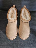 NIEUW,leuke korte laarsjes met echt schapenwol ruime maat 38, Bruin, Lage of Enkellaarzen, Nieuw, Ophalen of Verzenden