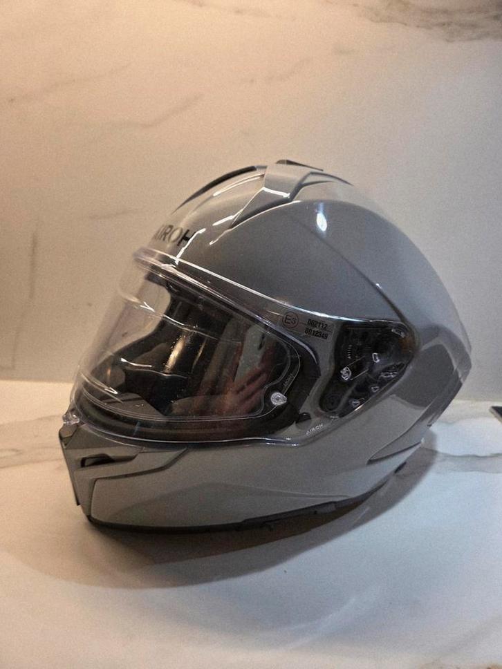 Airoh Matryx Basalt Grey maat L motorhelm, Motoren, Kleding | Motorhelmen, Integraalhelm, L, Overige merken, Tweedehands, Ophalen of Verzenden