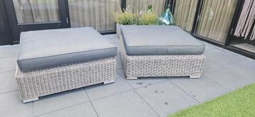 2 Hockers izgs. beschikbaar voor biedingen