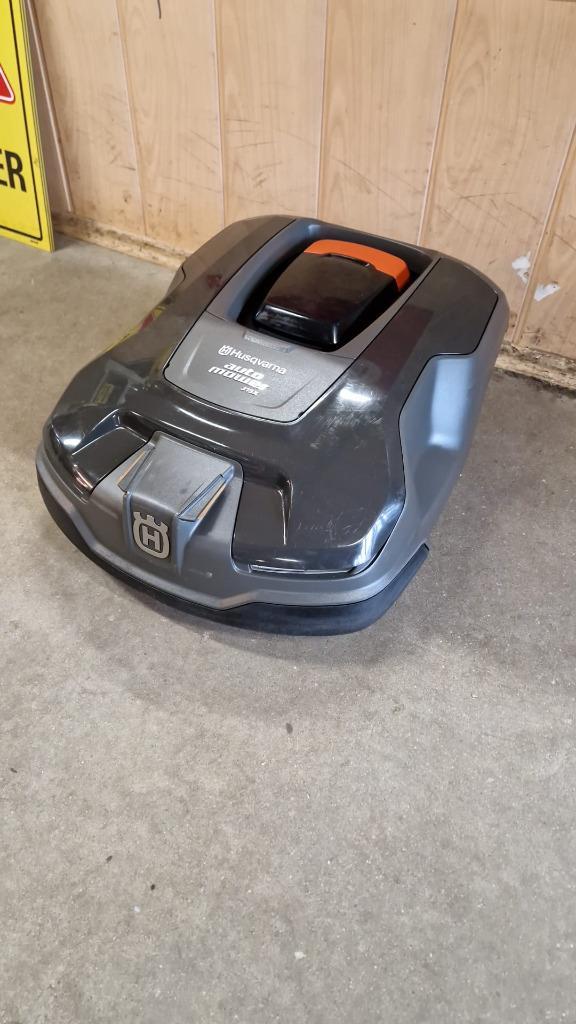 Husqvarna 315x Automower 1600m²  2019, Tuin en Terras, Robotmaaiers, Gebruikt, 20 tot 25 cm, Bestuurbaar via app, Ophalen of Verzenden