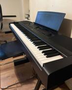 Yamaha DGX-670, Muziek en Instrumenten, Piano's, Ophalen of Verzenden, Zo goed als nieuw, Zwart