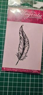 Magenta rubberstempel veer gemound, Hobby en Vrije tijd, Stempelen, Ophalen of Verzenden, Nieuw, EZ-mounted stempel