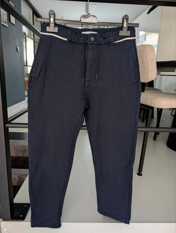 Donkerblauwe chino van Zara in maat 152.  beschikbaar voor biedingen