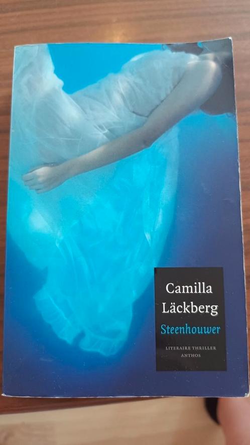 Camilla Läckberg - Steenhouwer, Boeken, Thrillers, Zo goed als nieuw, Nederland, Ophalen of Verzenden
