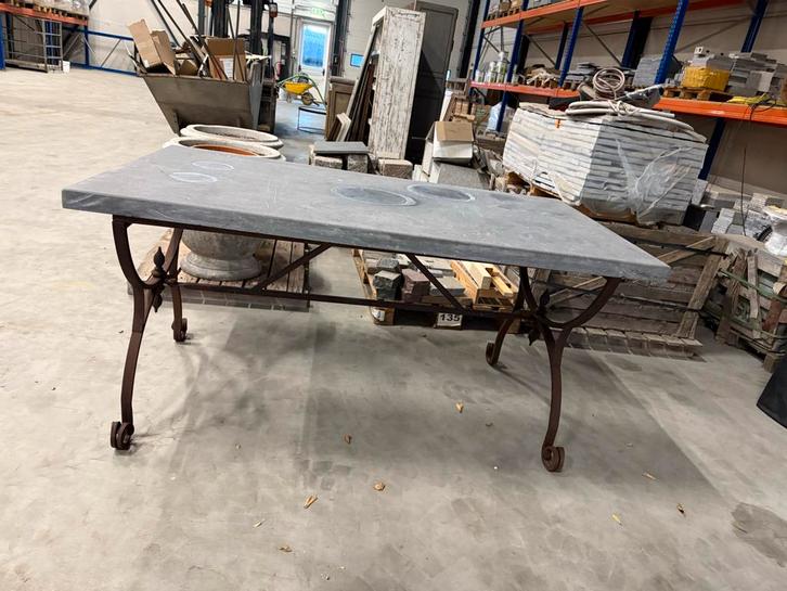 Authentieke Hardstenen Tafel, Huis en Inrichting, Tafels | Eettafels, Gebruikt, 100 tot 150 cm, 150 tot 200 cm, Vijf personen of meer