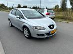 Seat Leon 1.6 75KW 2007 Grijs Airco zeer nette auto!, Auto's, Seat, 4 cilinders, Leon, Zilver of Grijs, 5 stoelen