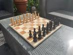 Uniek handvervaardigd schaakspel van essenhout, Nieuw, Een of twee spelers, Ophalen of Verzenden