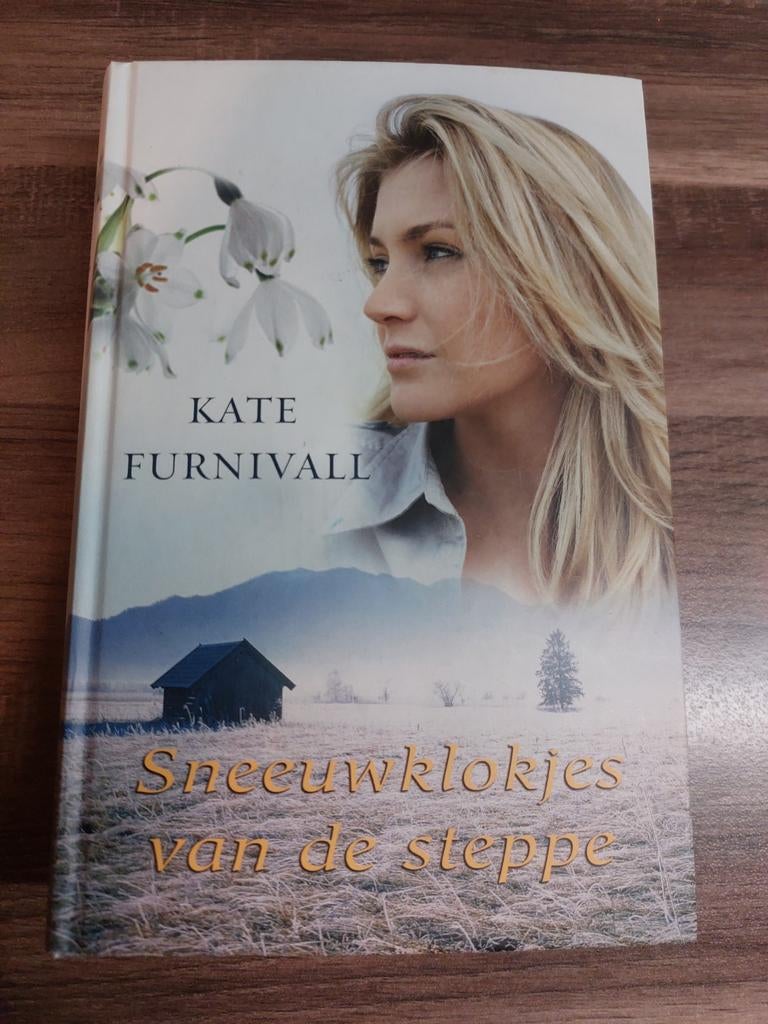 Kate Furnivall Sneeuwklokjes van de Steppe, Boeken, Ophalen of Verzenden, Zo goed als nieuw