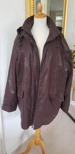 Dames jas, maat 46. Bruin glanzend, met capuchon die eraf ka, Ophalen of Verzenden, Gedragen, Maat 46/48 (XL) of groter, Bruin