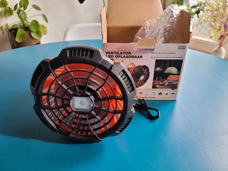 Oplaadbare ventilator en lamp camping, Caravans en Kamperen, Kampeeraccessoires, Nieuw, Ophalen