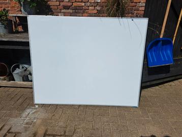 Whiteboard 150 x 120 beschikbaar voor biedingen